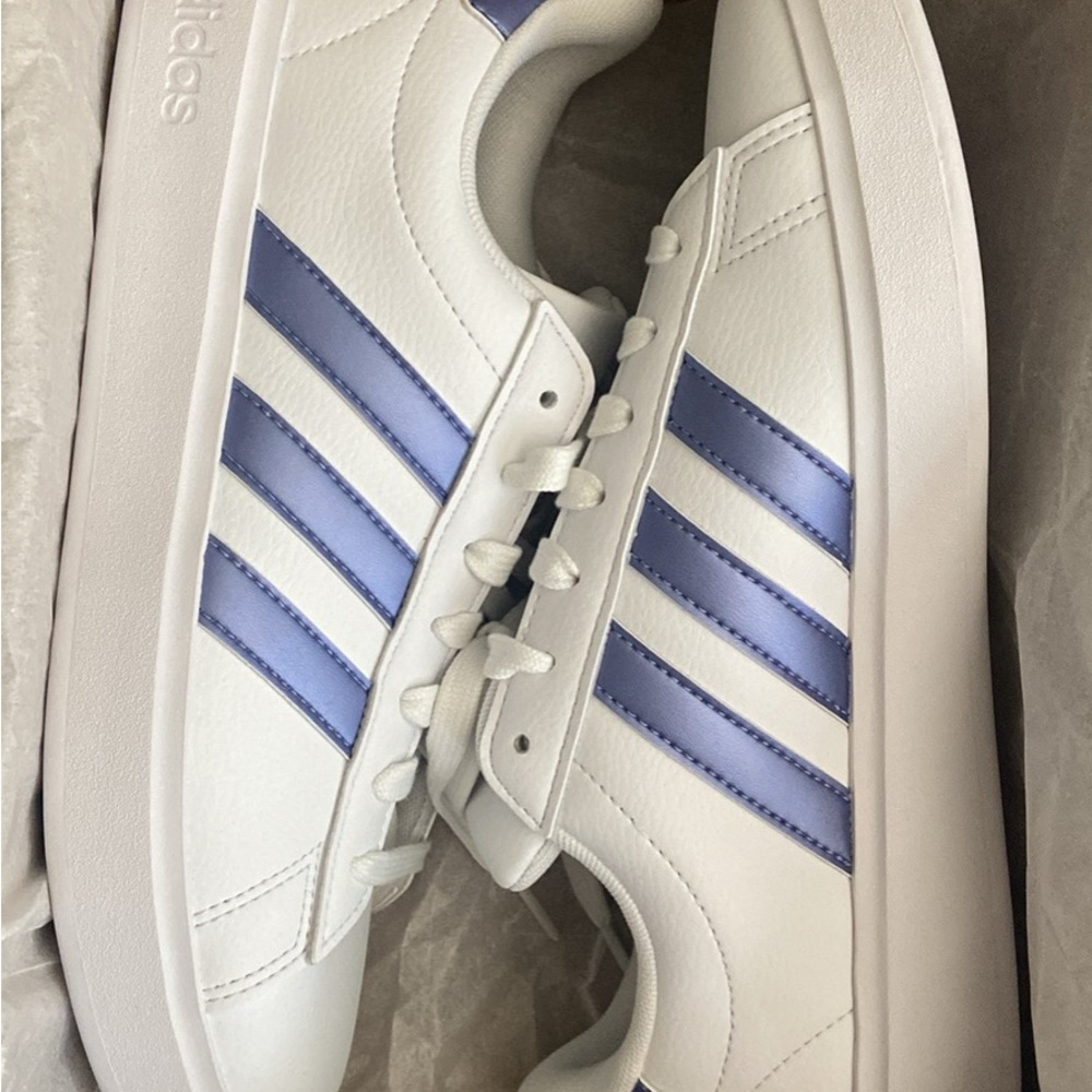 Adidas Grand Court 2.0 White and Purple Sneakers